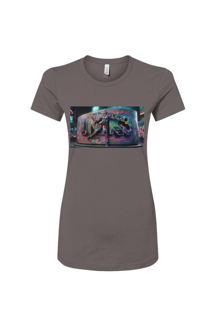 Woman's slim Fit Tee